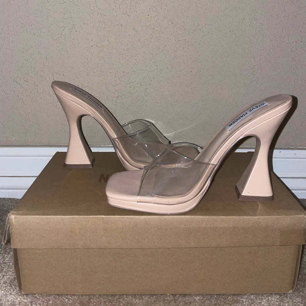 Steve Madden nude heels NEVER WORN